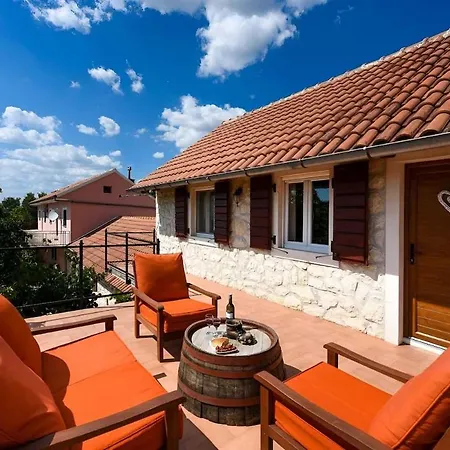 Authentic Stone With Pool, Obrovac *