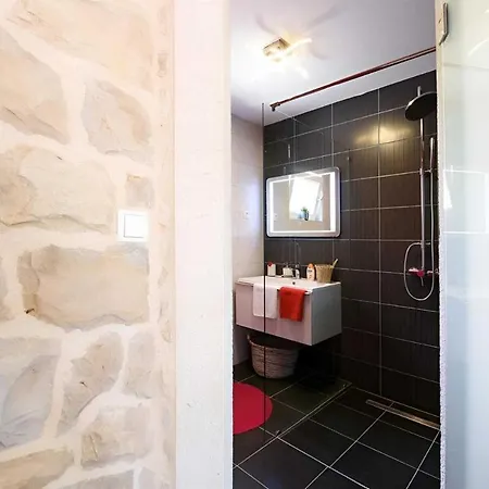 Villa Authentic Stone With Pool, Obrovac Kruševo