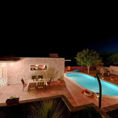 Villa Authentic Stone With Pool, Obrovac