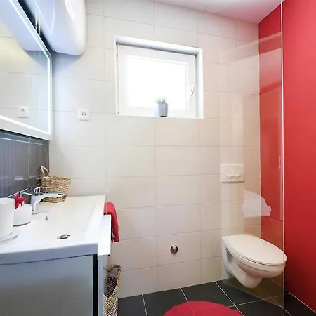 Villa Authentic Stone With Pool, Obrovac *
