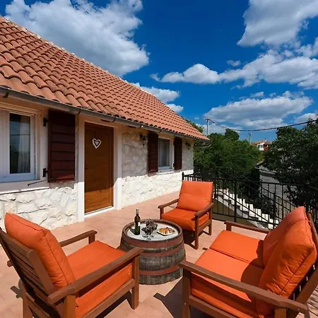 Вилла Authentic Stone With Pool, Obrovac