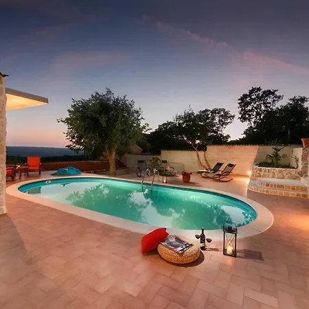 Authentic Stone With Pool, Obrovac *